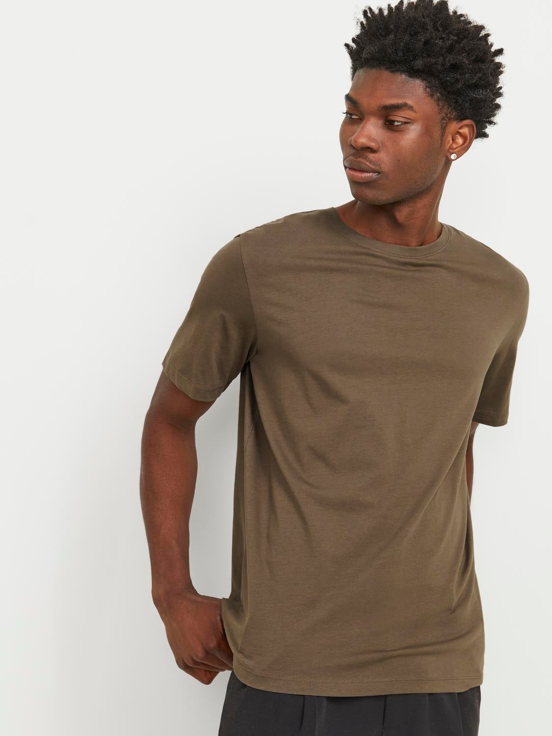 Standard Fit O-Neck T-Shirt | Jack & Jones