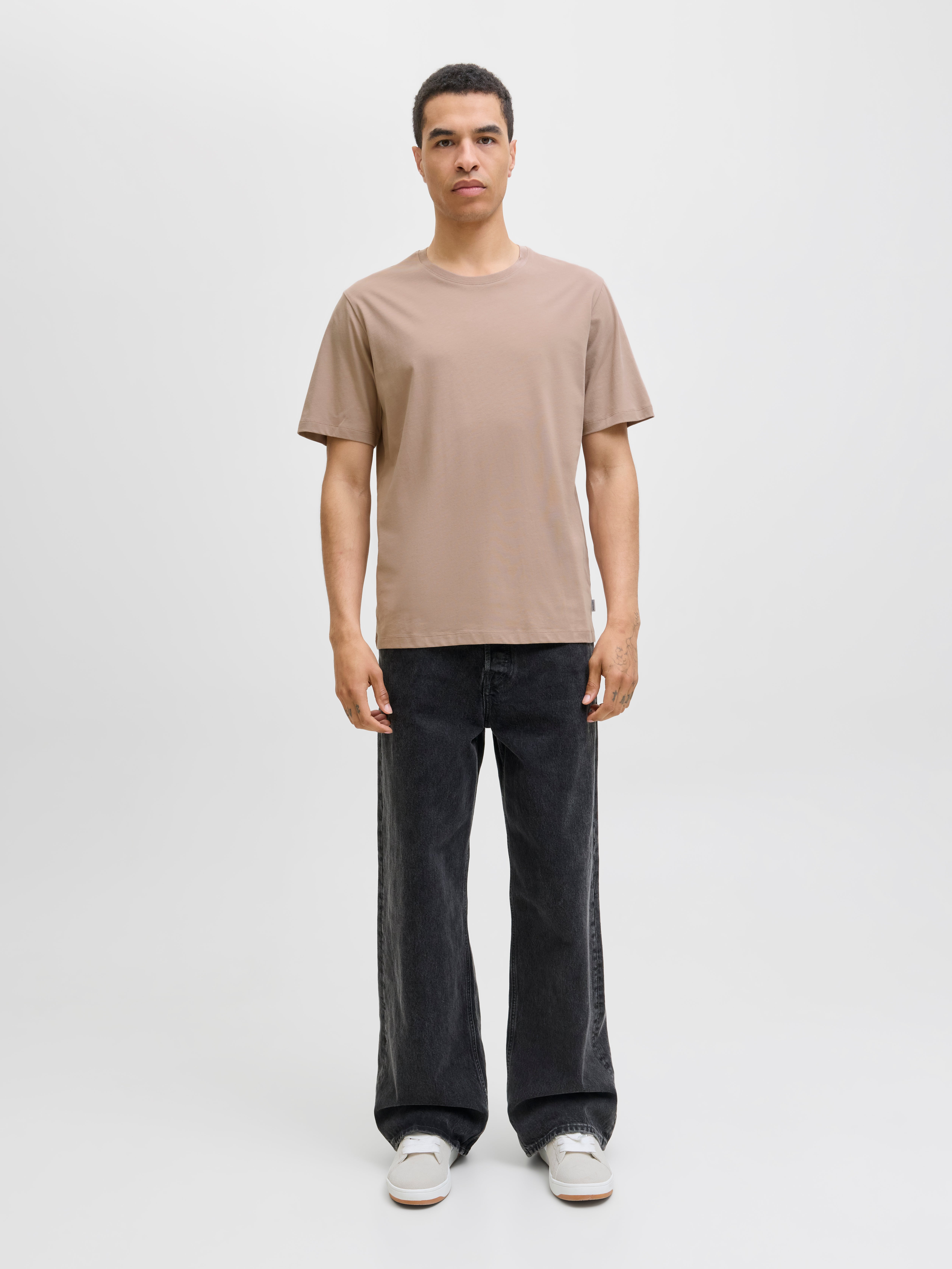 Standard Fit O-Neck T-Shirt | Jack & Jones