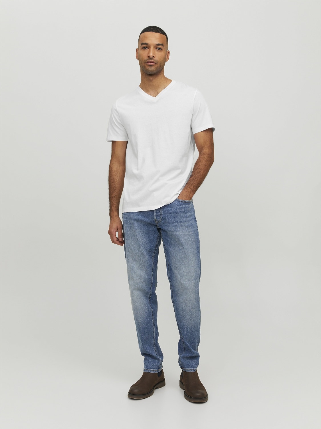 Jack & Jones Standard Fit V-Neck T-Shirt -White - 12156102