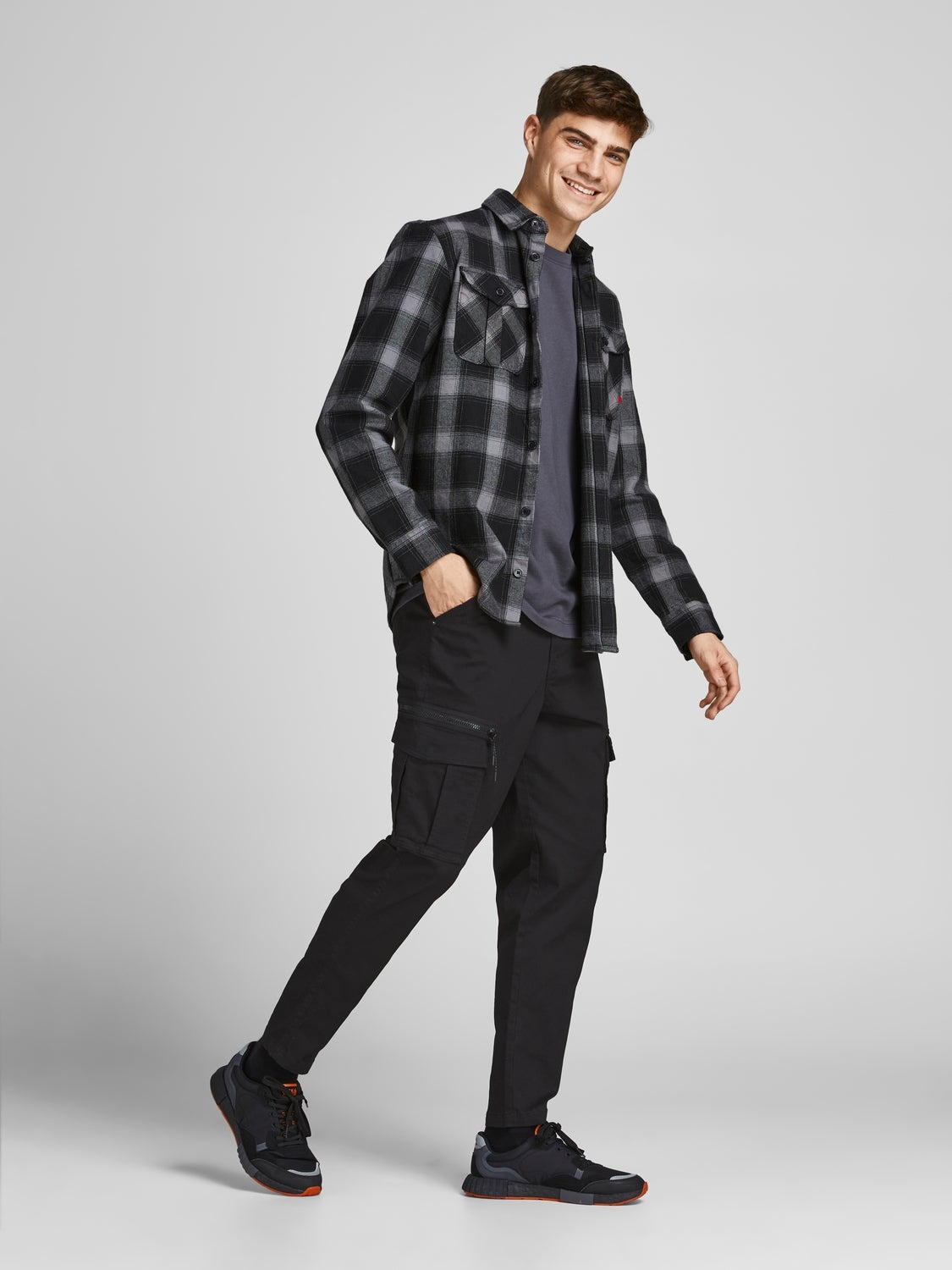 Tapered Fit Cargo Pants | Jack & Jones