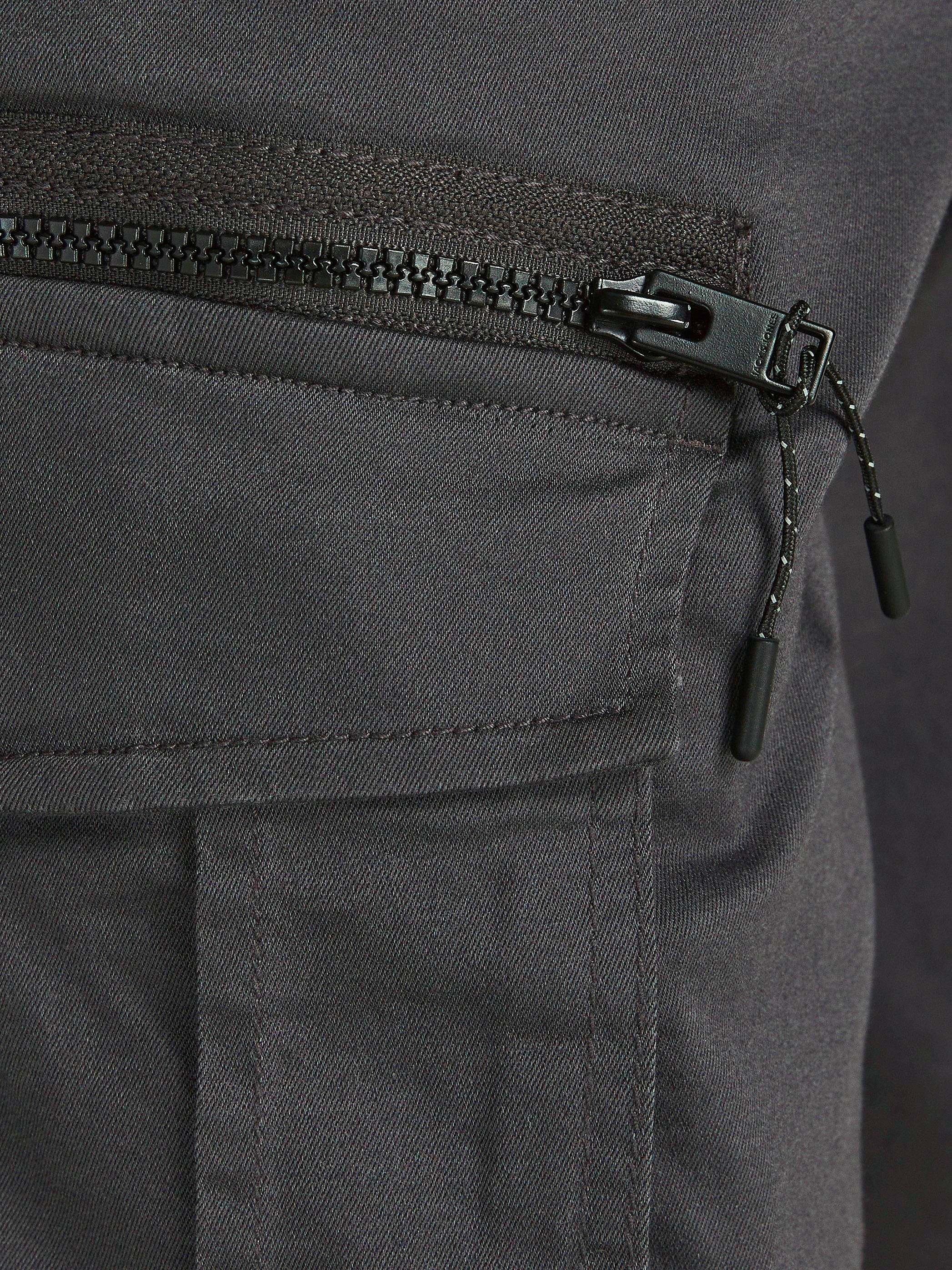 Tapered Fit Cargo Pants | Jack & Jones®