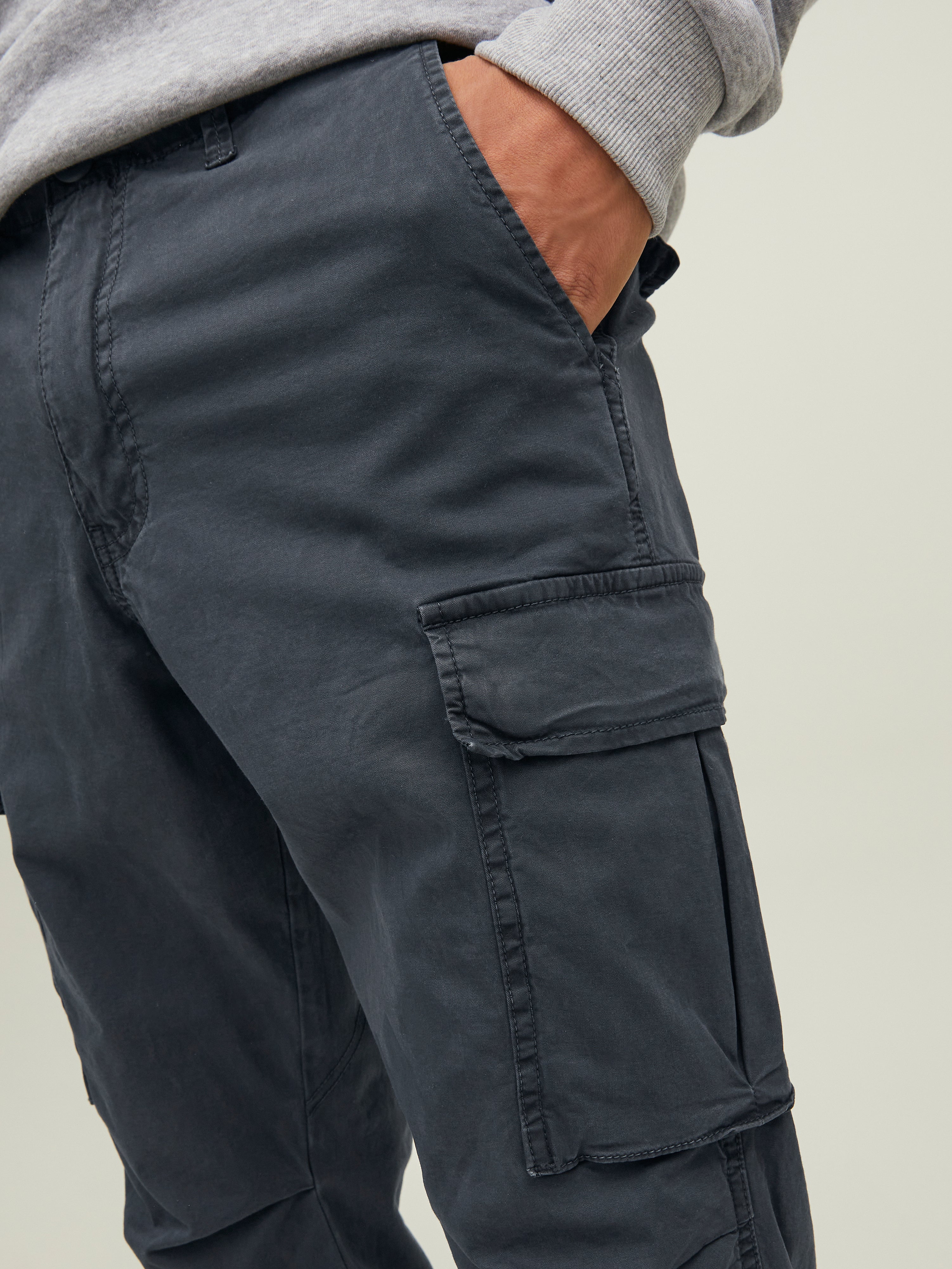 【runningHIGH】SHINING VELVET CARGO SLIM BOOTSCUT PANTS runningHIGH】SHINING VELVET CARGO SLIM BOOTSCUT PANTS
