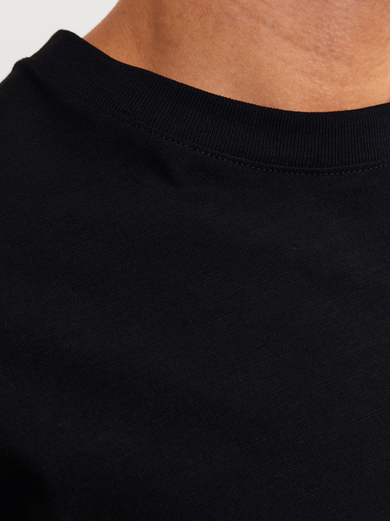 Jack & Jones Standard Fit Crew neck T-Shirt -Black - 12250435