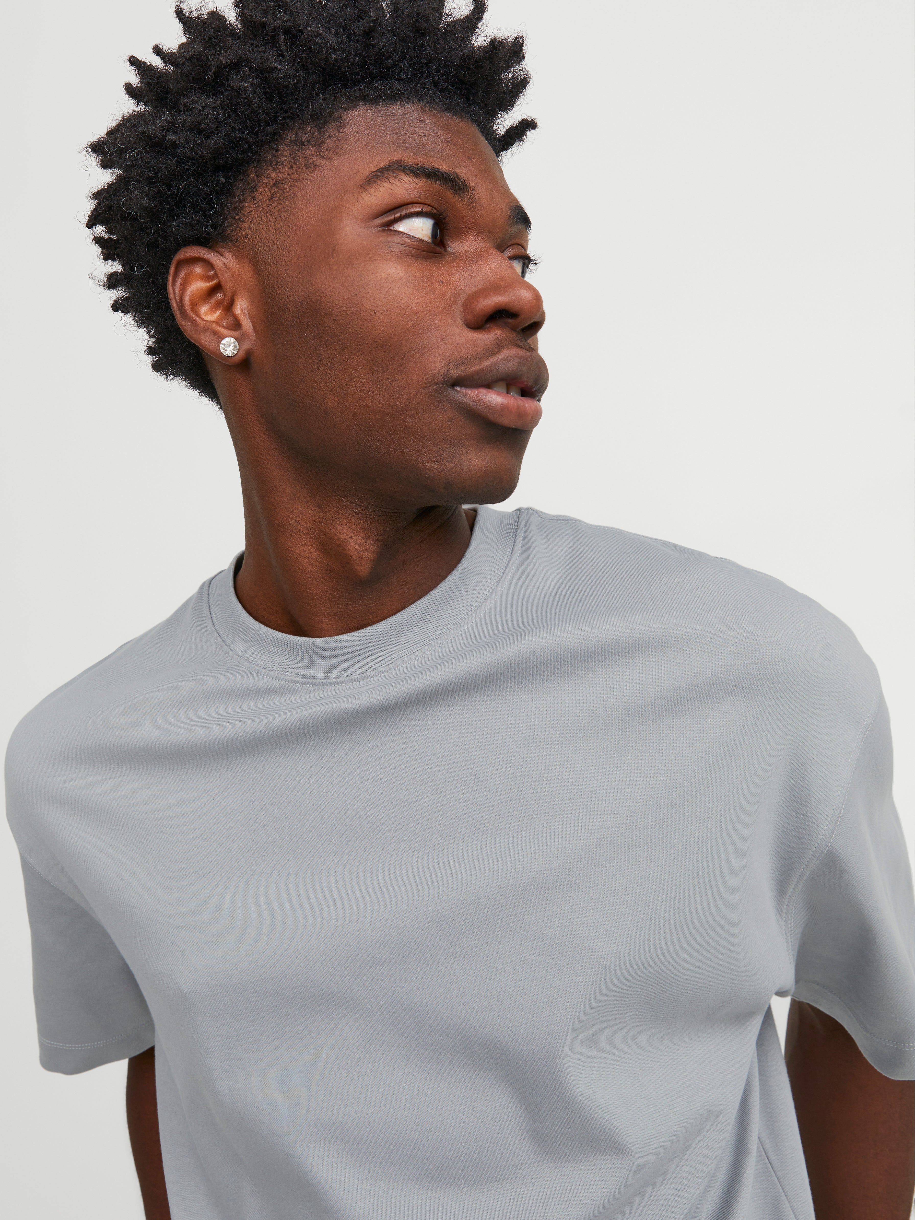 Wide Fit Urban Edge T-Shirt | Medium Grey | Jack & Jones®