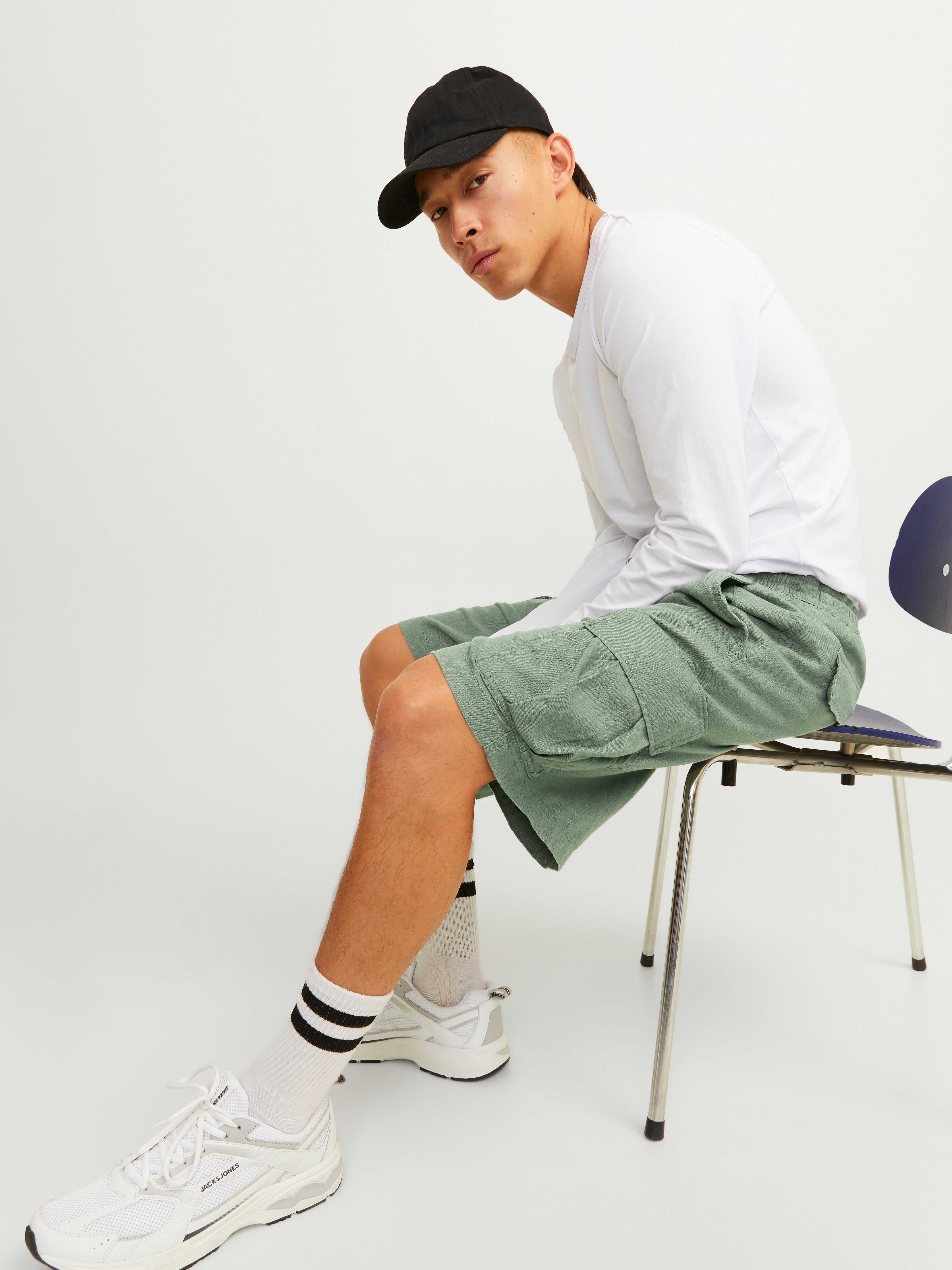 Loose Fit Cargo Shorts | Jack & Jones