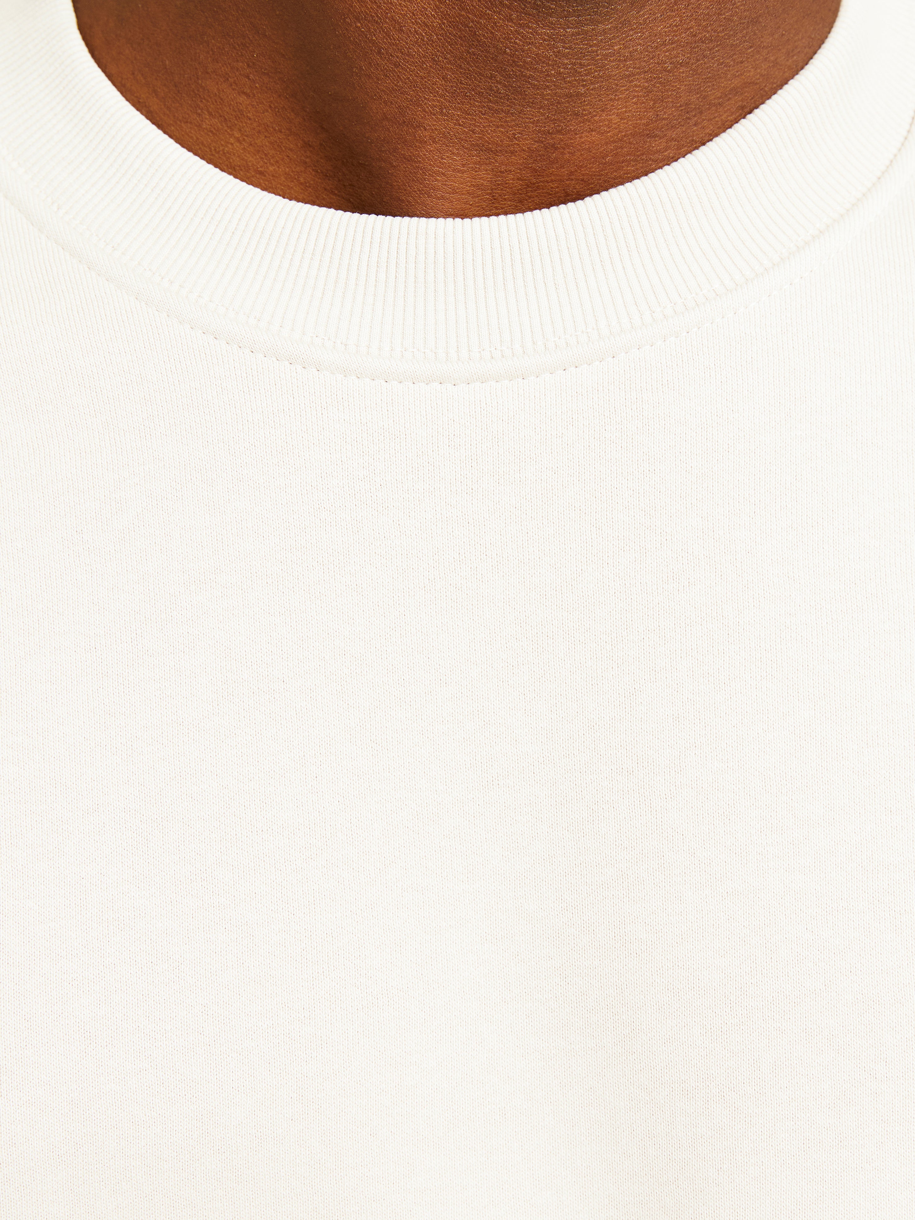 Wide Fit Urban Edge Sweatshirt | Light Grey | Jack & Jones®