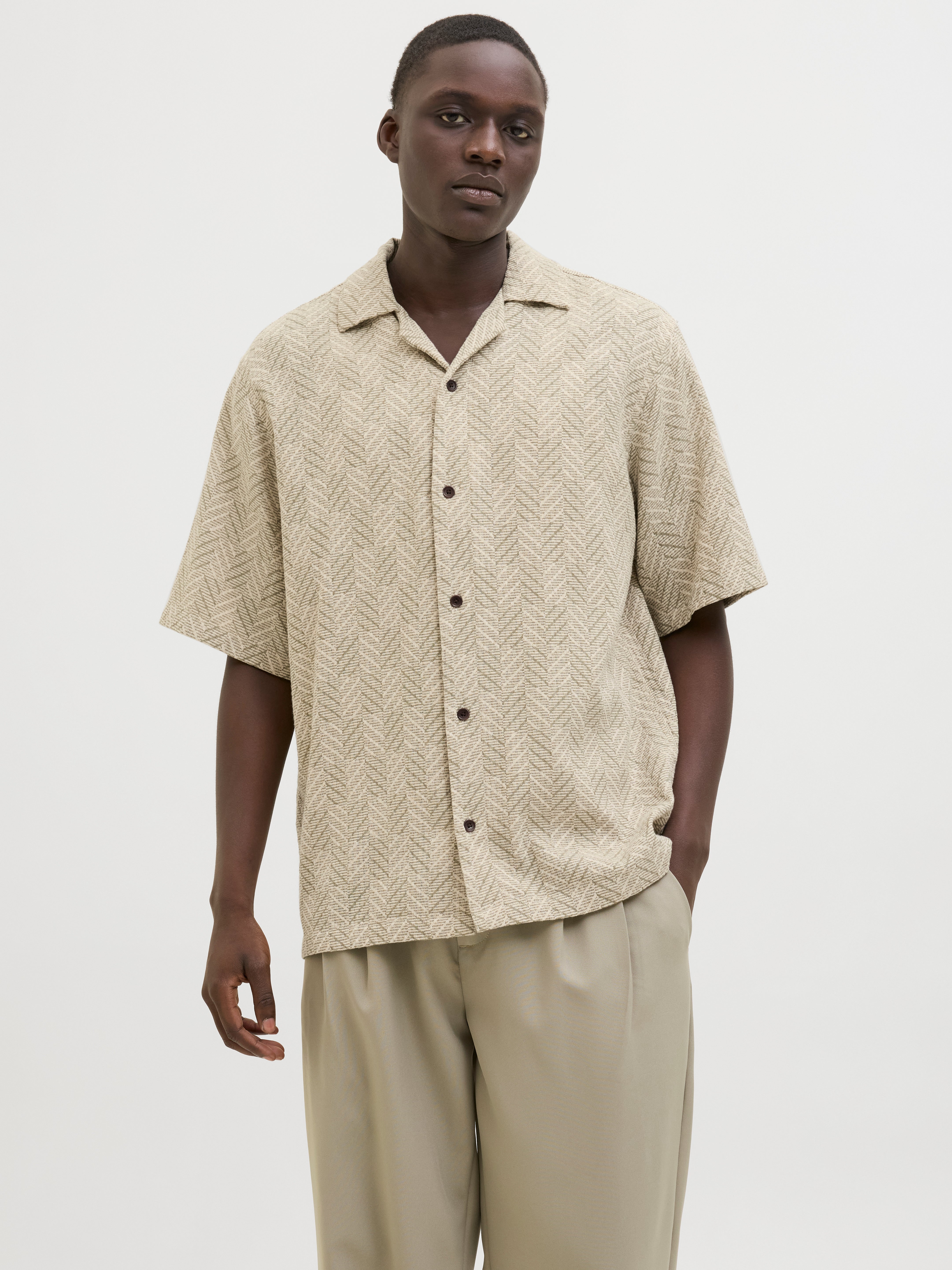 ★ ★ Men's Relaxed Fit Bauhaus Logo Short Sleeve Relaxed Fit Shirt | Light Green | Jack & Jones®