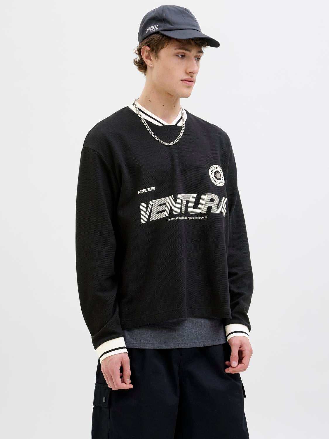 yumo Oversize Cropped Fit Sweatshirt | Black | Jack & Jones®